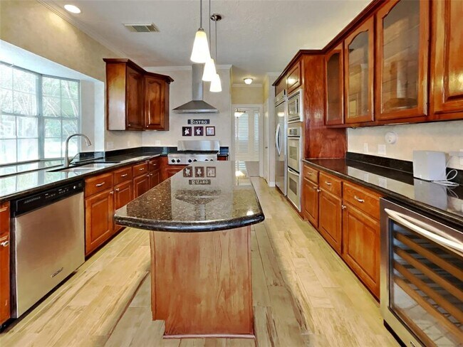 Building Photo - 1306 Silverleaf Dr