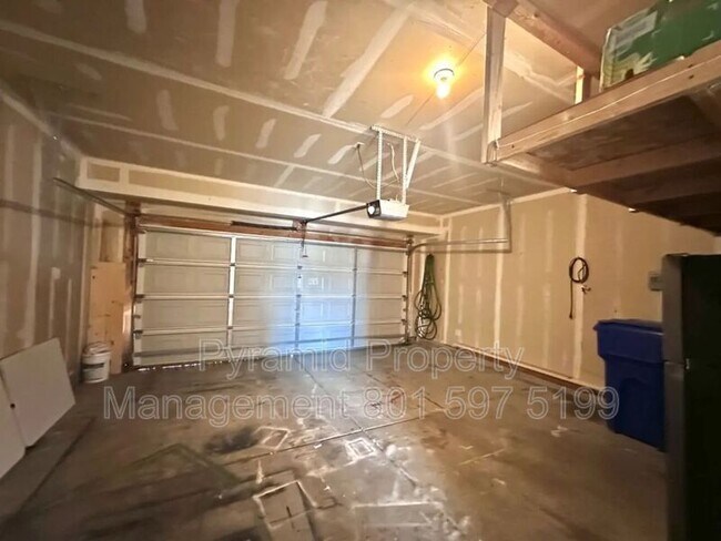 Building Photo - 2113 Hawthorne St