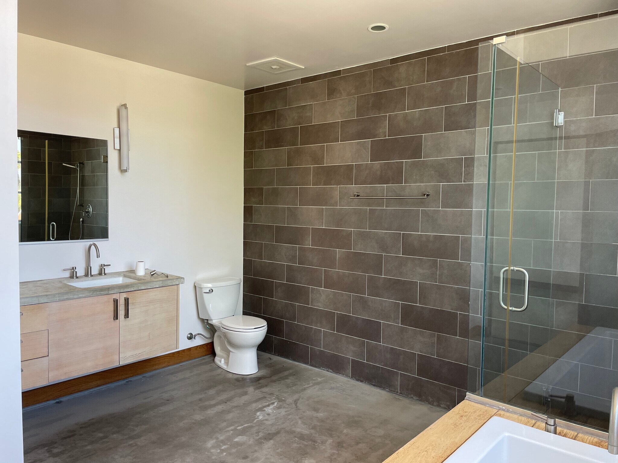 Building Photo - 116 E Yanonali St