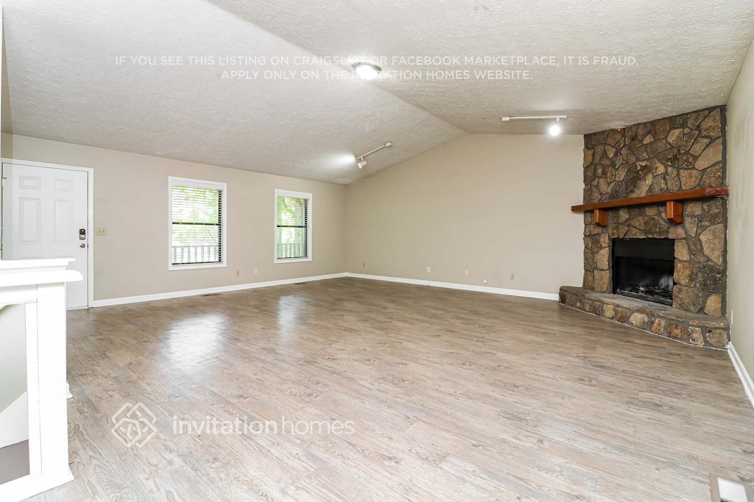 Building Photo - 3427 Hill Ln