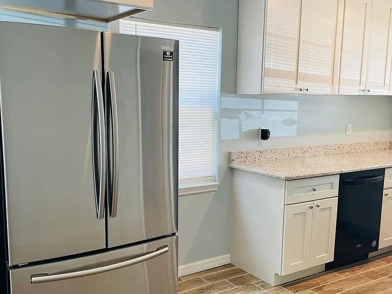 Kitchen - 4927 Billy Direct Ln