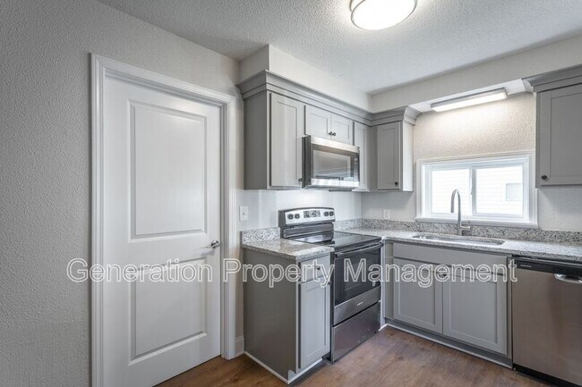 Building Photo - 1902 S Watkins St