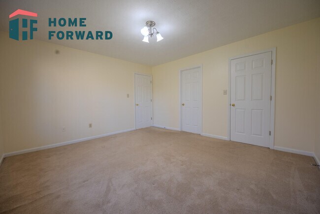 Building Photo - 2504 Ashbrooke Dr