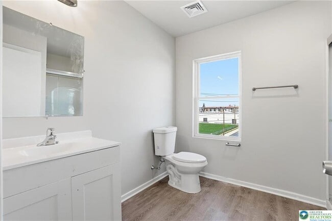 Building Photo - 1425 W Gordon St