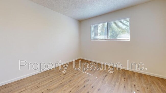 Building Photo - 445 Nelson Ave