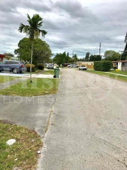 Building Photo - 6451 SW 2nd St