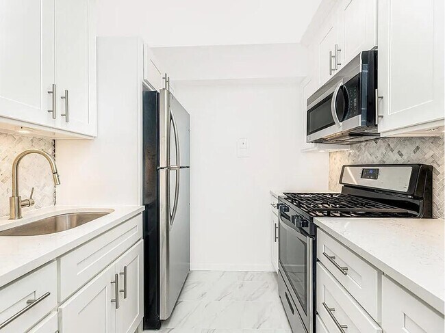 Building Photo - 3311 Giles Pl