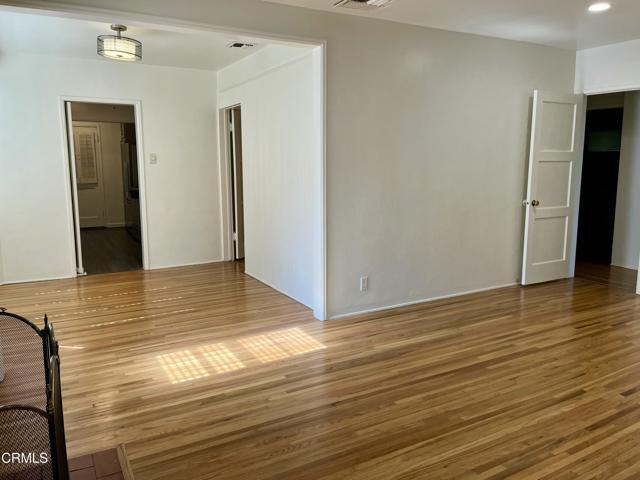 Building Photo - 373 Laun St