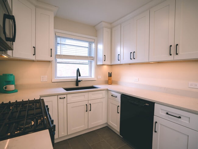 Building Photo - 274 Berteau Ave
