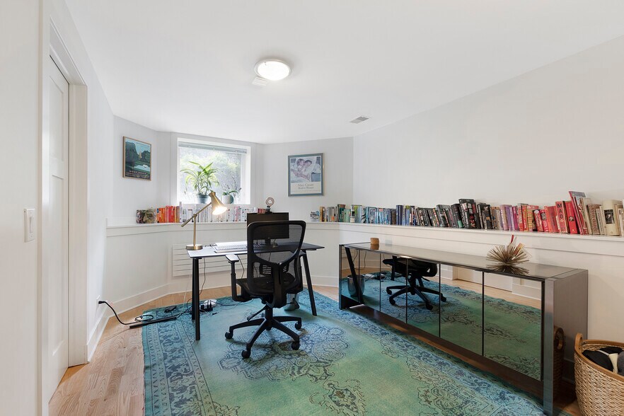 Building Photo - 4532 N Damen Ave