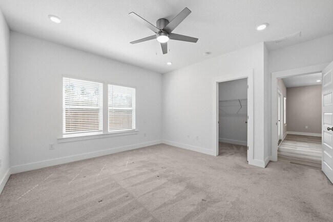 Building Photo - 201 Lyla Ln