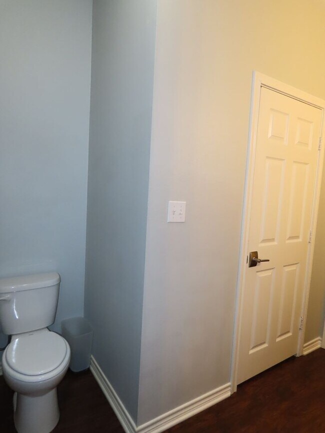 Building Photo - 2434 Haverhill Dr