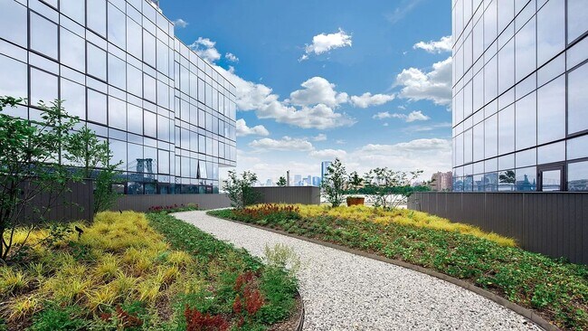 Building Photo - 420 Kent Avenue