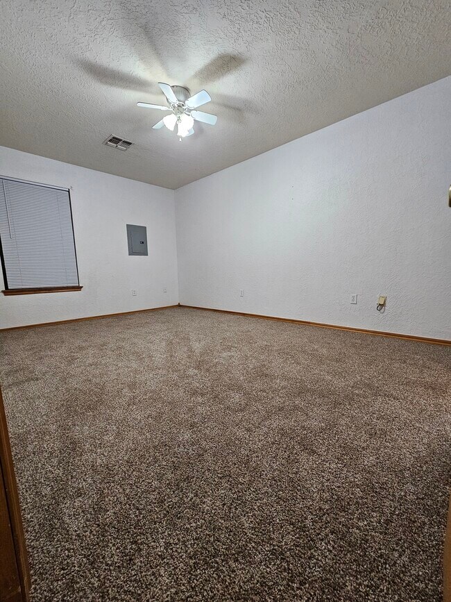 Master Bedroom - 1905 SW E Ave