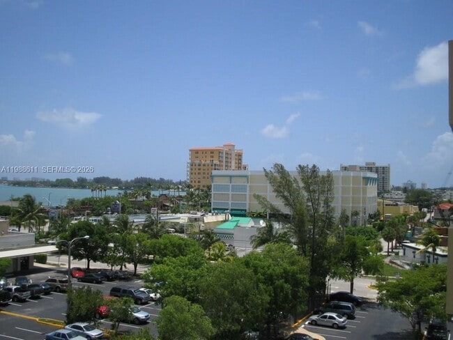 Building Photo - 1455 N Treasure Dr