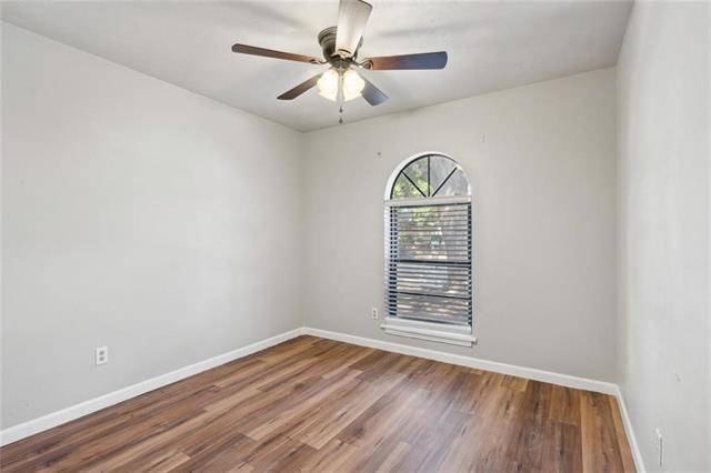 Building Photo - 556 Hawthorne Dr