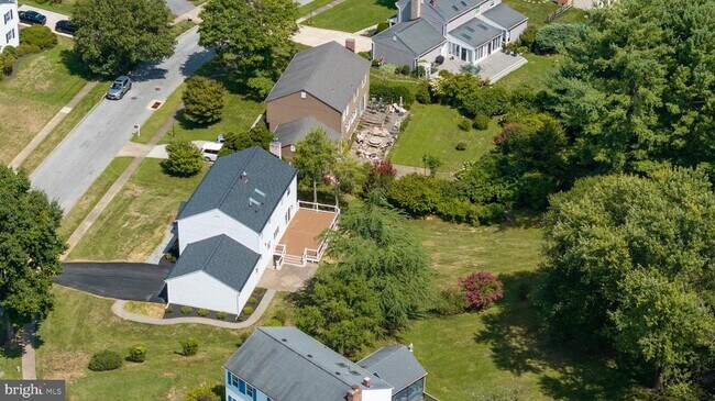 Building Photo - 1213 Clearfield Cir