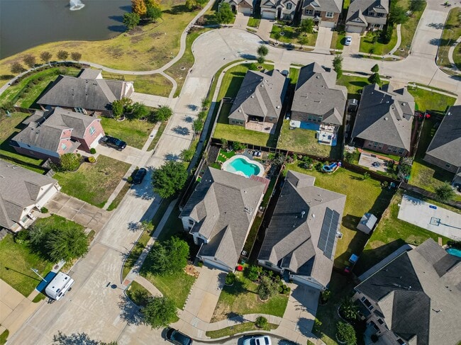 Building Photo - 8003 Grove Sky Ct