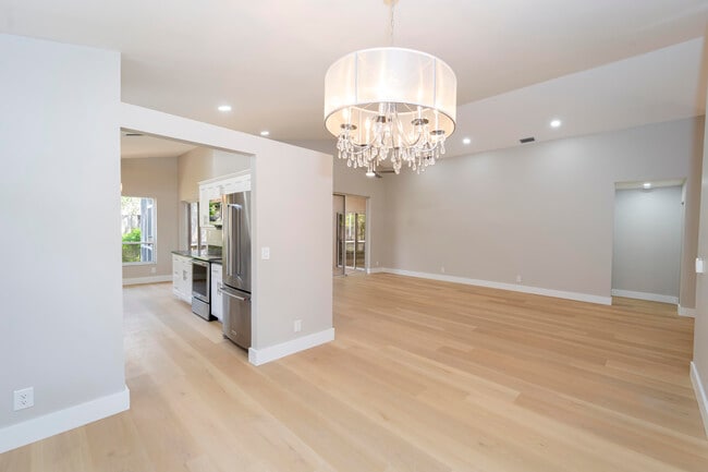 Building Photo - 6185 NW 77th Pl