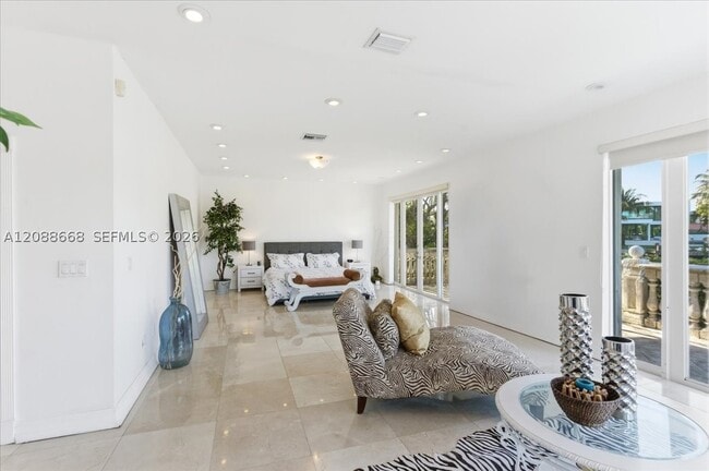 Building Photo - 1249 Biscaya Dr