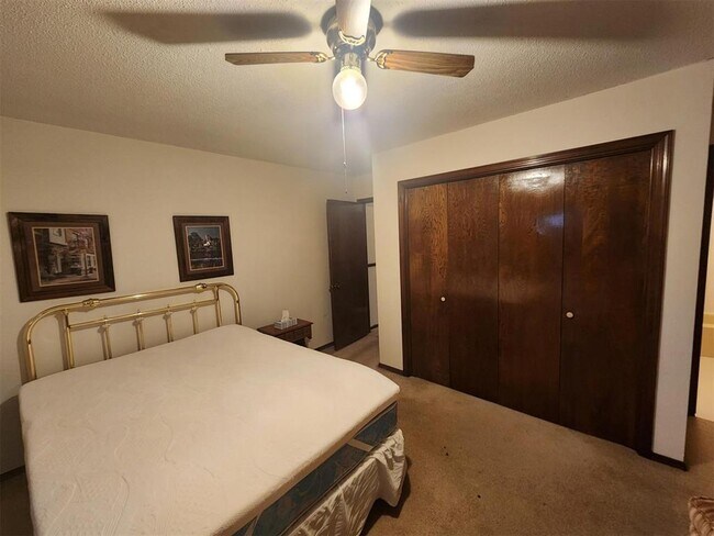 Building Photo - 1313 Whippoorwill Dr