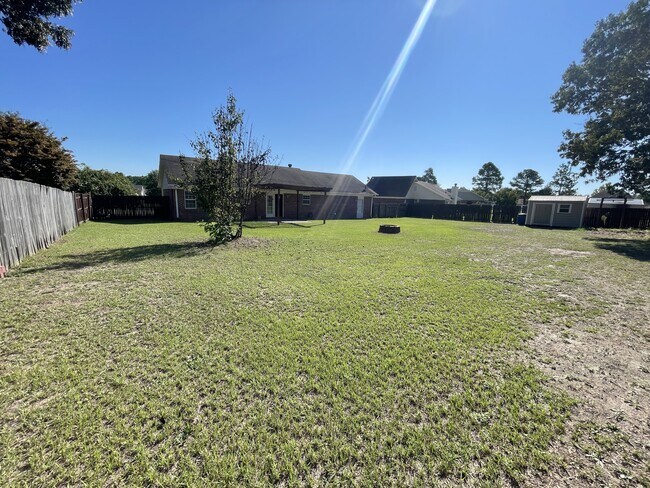 Building Photo - 115 Purple Martin Pl