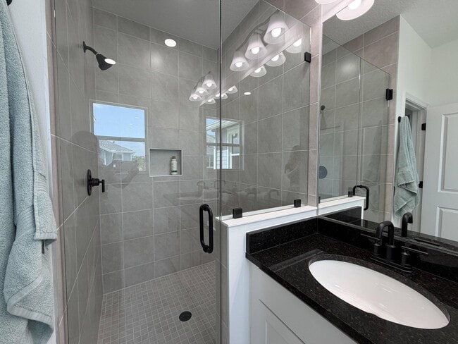 Building Photo - 4402 Longwood Lake Sq