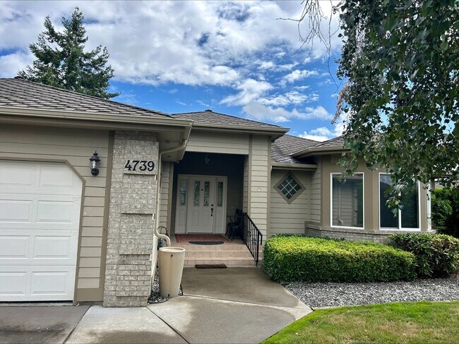 Building Photo - 4739 S Golf Course Dr