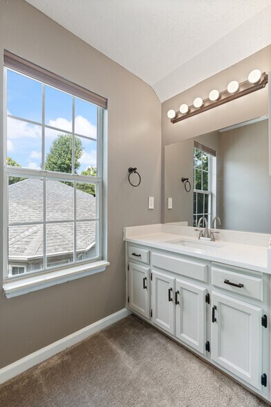 Building Photo - 5244 Village Trce