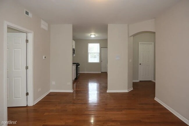 Building Photo - 3916 W Altgeld St