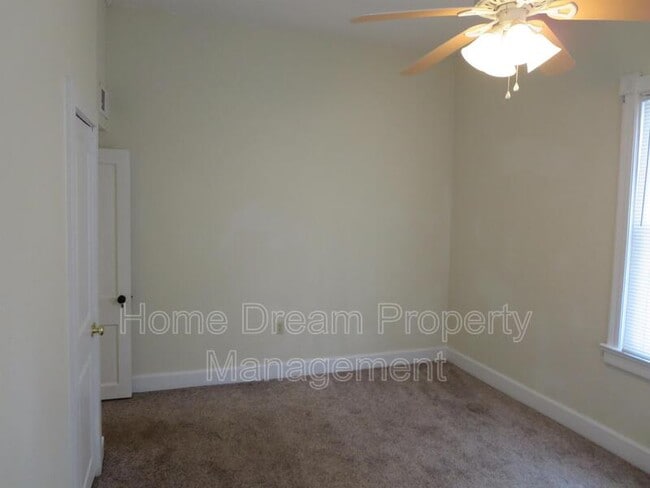 Building Photo - 961 Bryant Ave