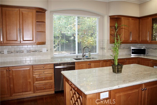 Building Photo - 42 Clear Creek