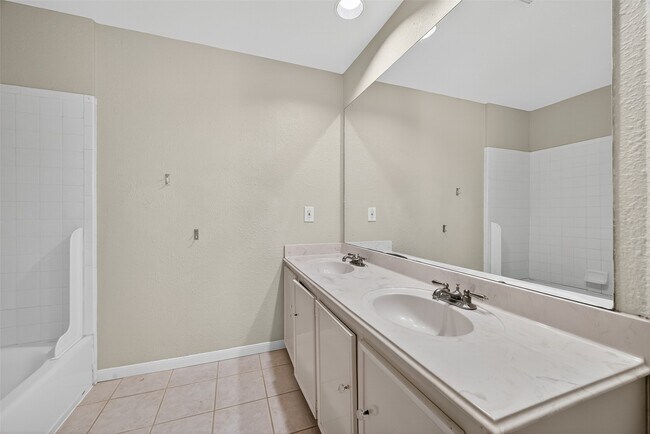 Building Photo - 12625 Memorial Dr