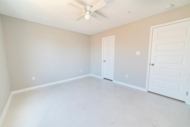 Building Photo - 315 Dorel Dr