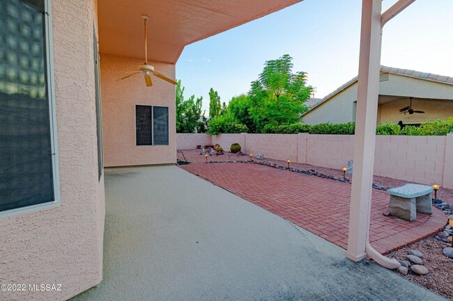 Building Photo - CATALINA FOOTHILLS 3 BEDROOM 2 BATH WITH DEN NEAR SABINO CANYON