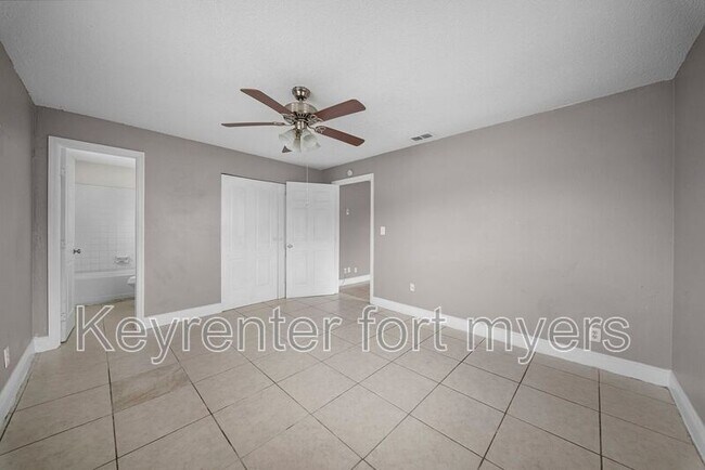 Building Photo - 5458 Fifth Ave