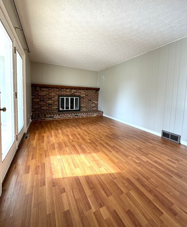 Building Photo - COMING SOON - anticipated 3/13