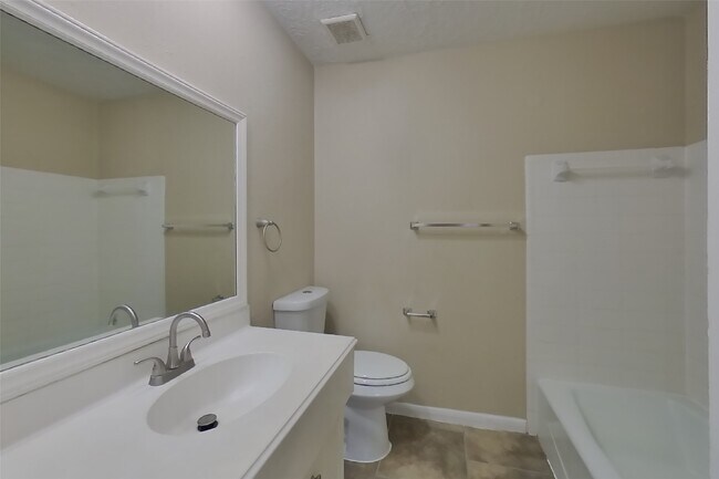 Building Photo - 1838 Turtle Creek Dr