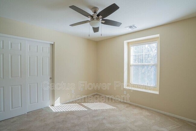 Building Photo - 533 N Ranger Trail