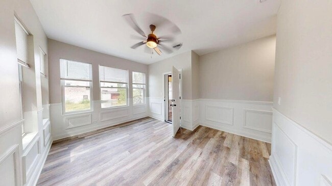 Building Photo - 1379 Roosevelt Pl