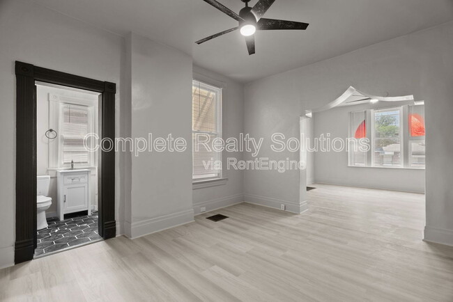 Building Photo - 4038 California Ave
