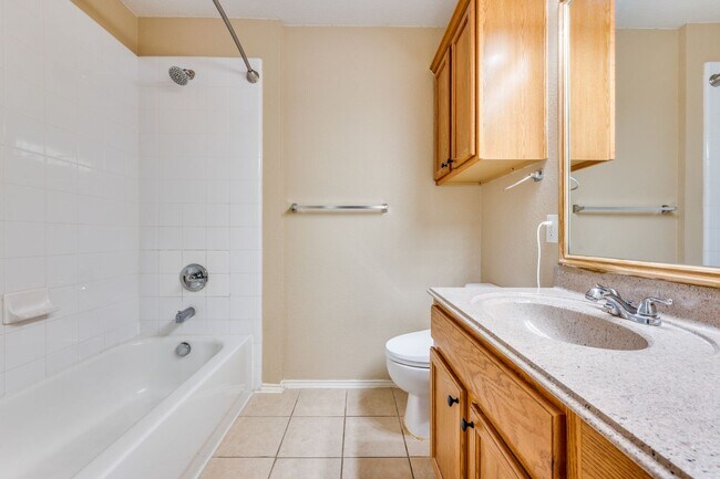 Building Photo - 1117 Red Hawk Dr