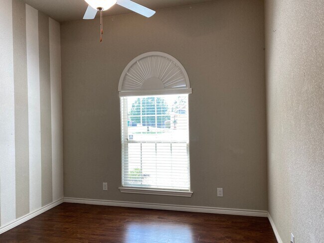 Building Photo - 5 BEDROOM, BELTON ISD