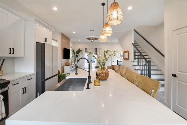 Building Photo - 1106 Paul Quinn St