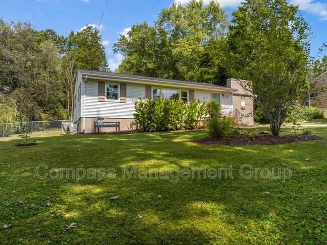 Building Photo - 321 Sarvis Dr