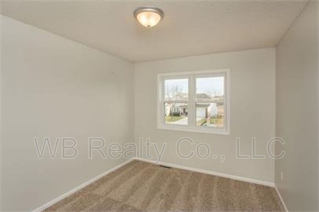 Building Photo - 4525 Waterford Dr