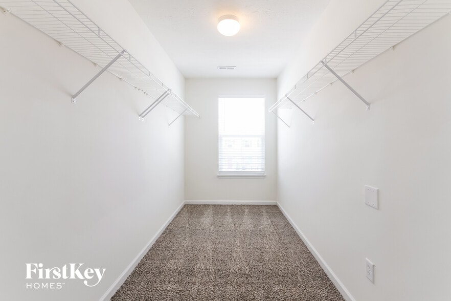 Building Photo - 6660 Branches Dr