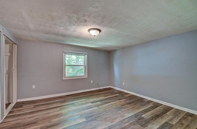 Building Photo - 2999 Clover Dr