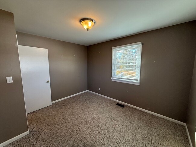 Building Photo - House in Kuttawa