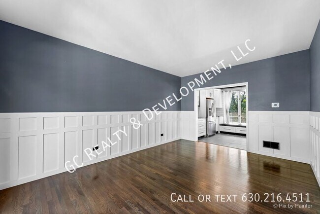 Building Photo - 590 Golfers Ln